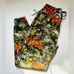 NEW Prints of Bel Aire Olive Camouflage Graphic Joggers Size Medium